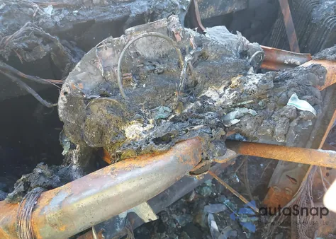 2003 Chrysler Town & Country Limited from USA, damaged, VIN 2C8GP64L03R283185